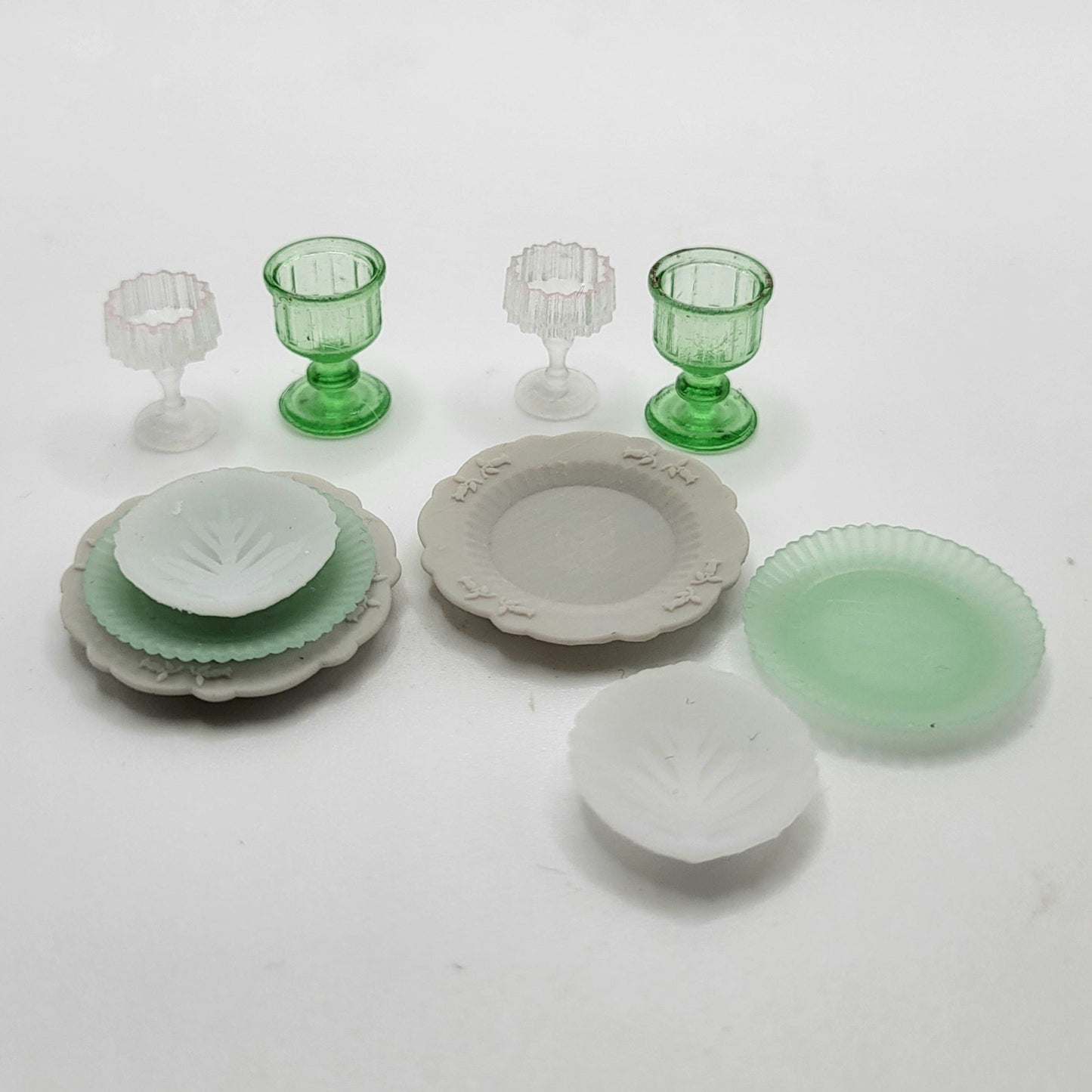 Green/White Dish Set - 3D Printed Kit - Ivette Orellana - 1/12 Scale Dollhouse Miniature