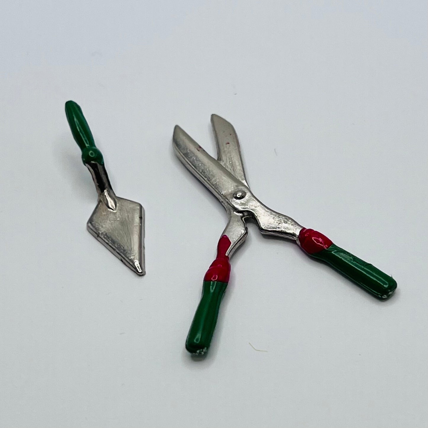 Garden Tools - Set of 2 - 1/12 Scale Dollhouse Miniature
