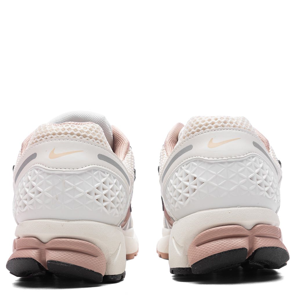 Women's Zoom Vomero 5 - Sail/Pearl White/Particle Pink