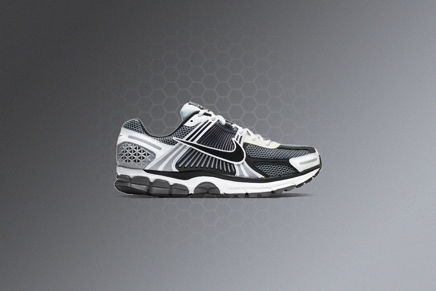 Zoom Vomero 5 SE SP - Dark Grey/Black/White/Sail