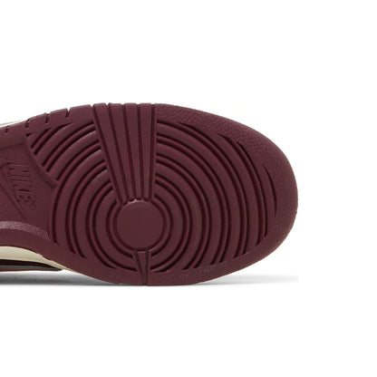 Dunk Low Retro PRM 'Valentine's Day' (2023)