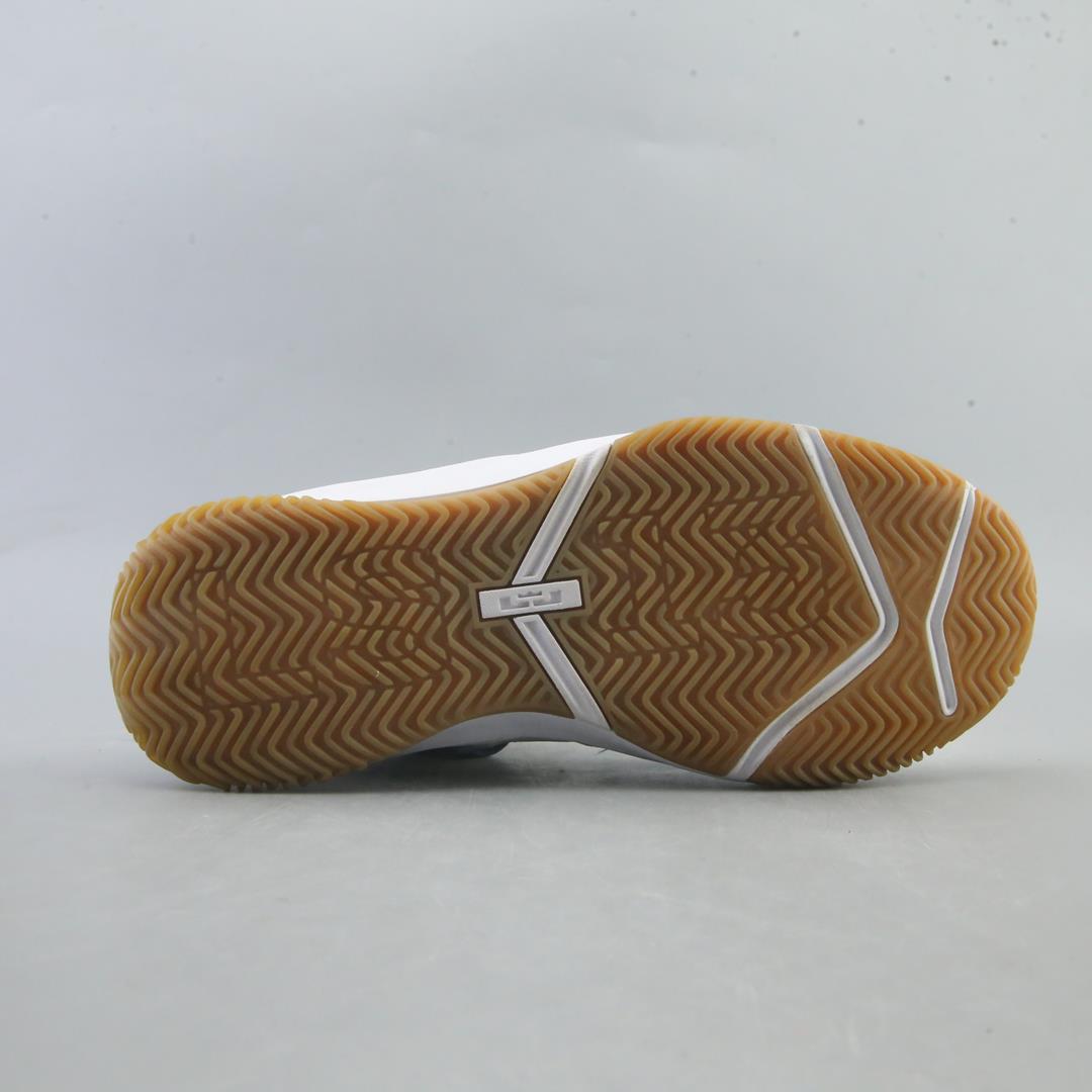 LEBRON SOLDER 13