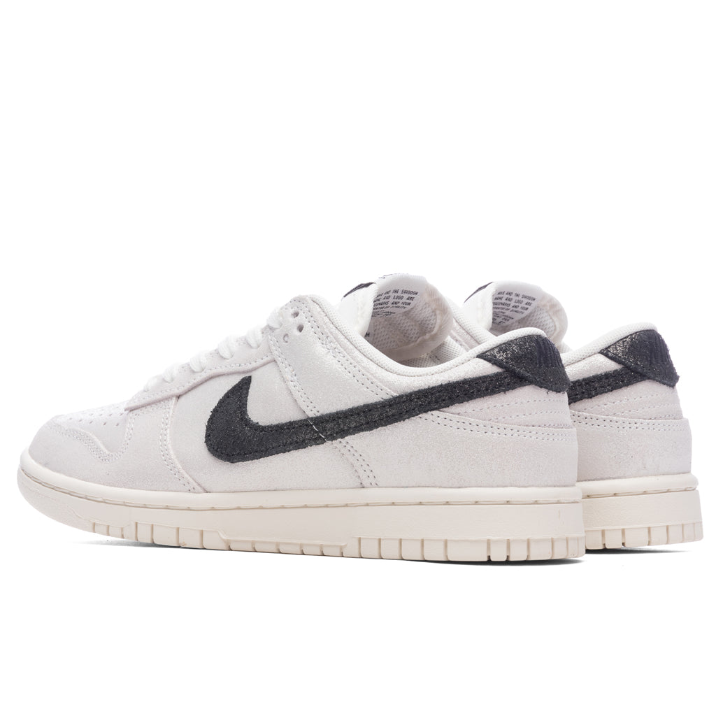 Women's Dunk Low SE - White/Black/Team Red