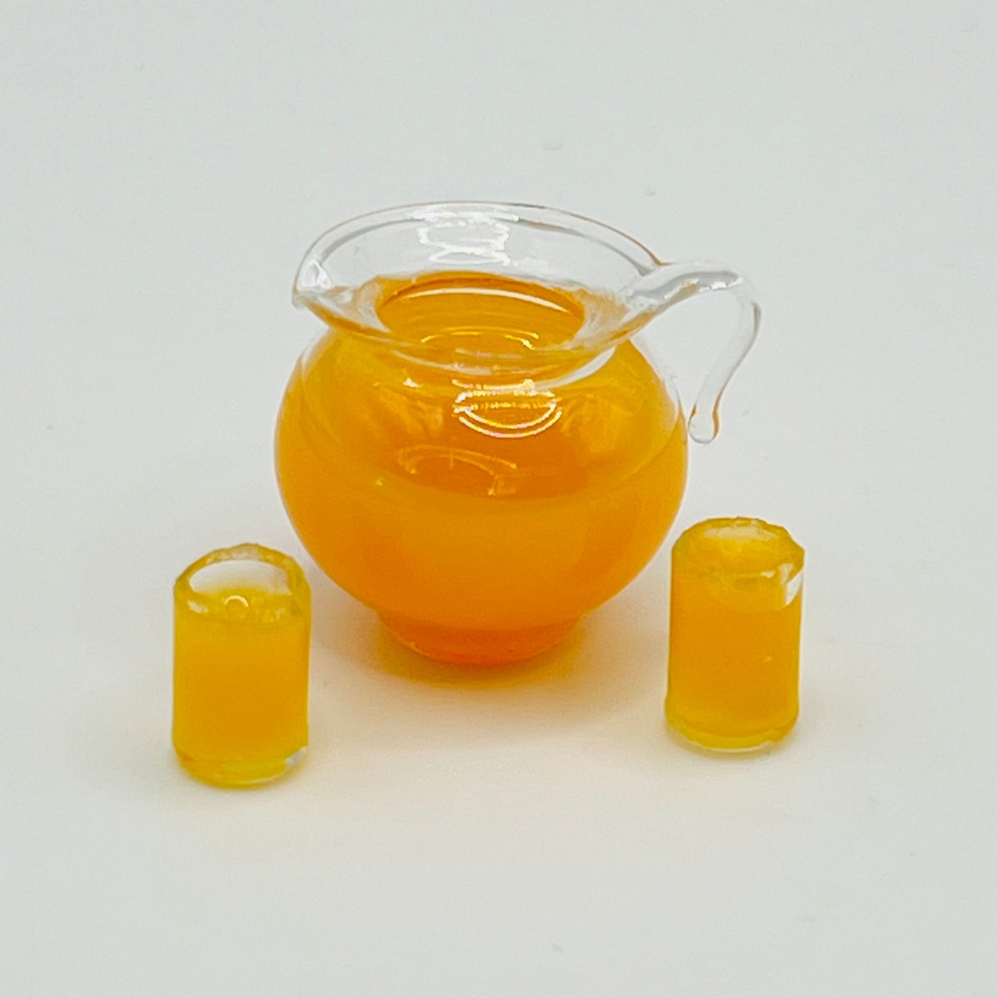 Orange Juice Jug  with 2 Glasses- 1/12 Scale Dollhouse Miniature