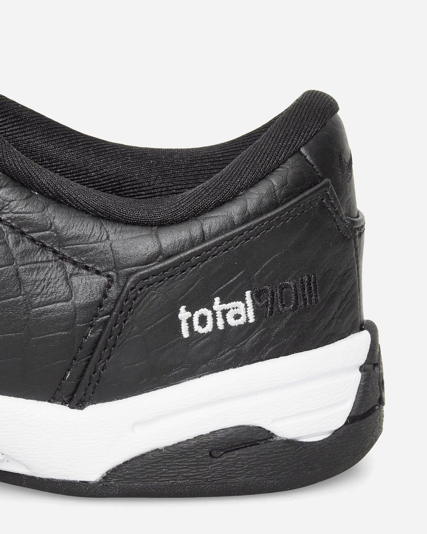 Women's Total 90 Sneakers Black / White