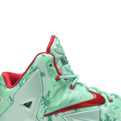 LeBron 11 'Christmas' (2013)