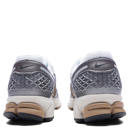 Zoom Vomero 5 - Metallic Pewter/Medium Ash/Parachute Beige