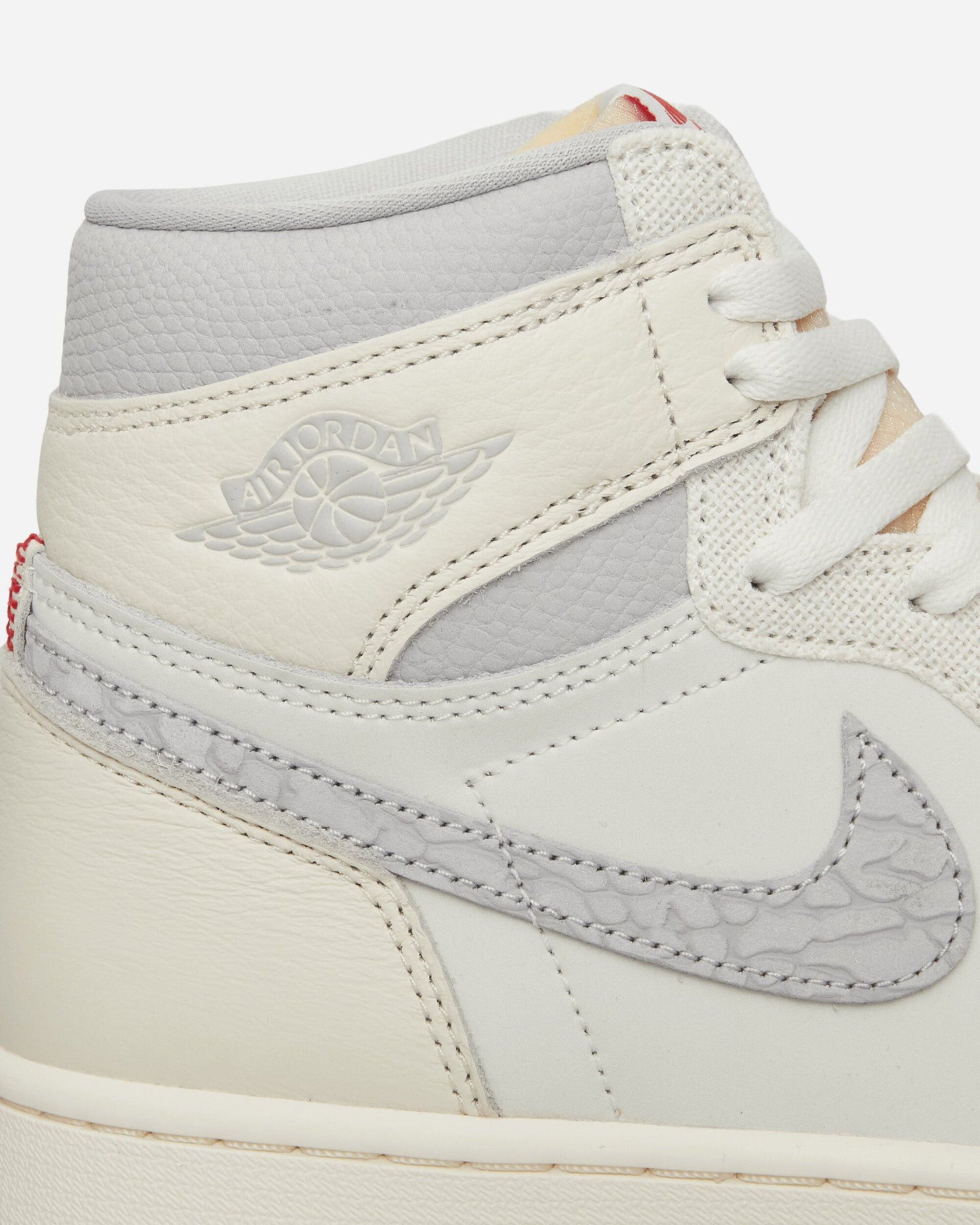 Air Jordan 1 Retro High OG Sneakers Sail / Pale Ivory