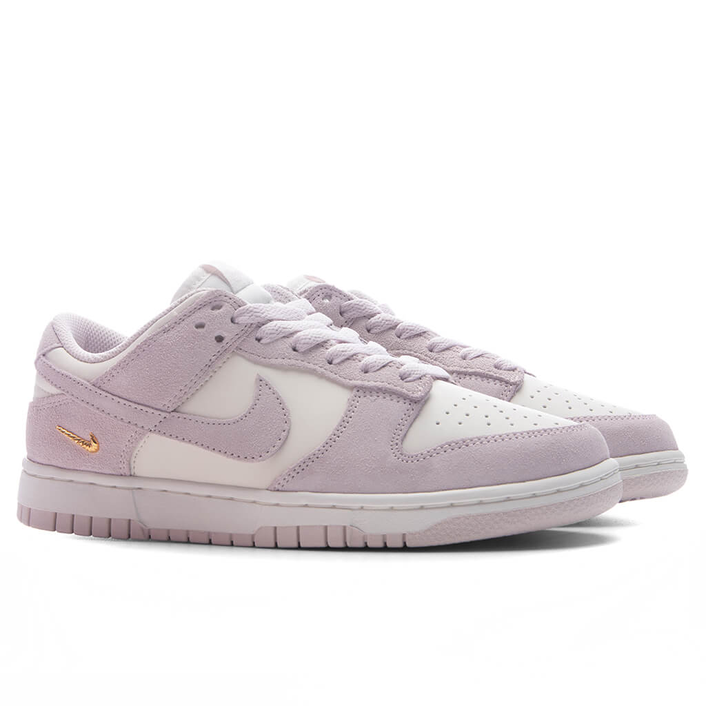 Women's Dunk Low SE - Sail/Pearl Pink/White/Metallic Gold