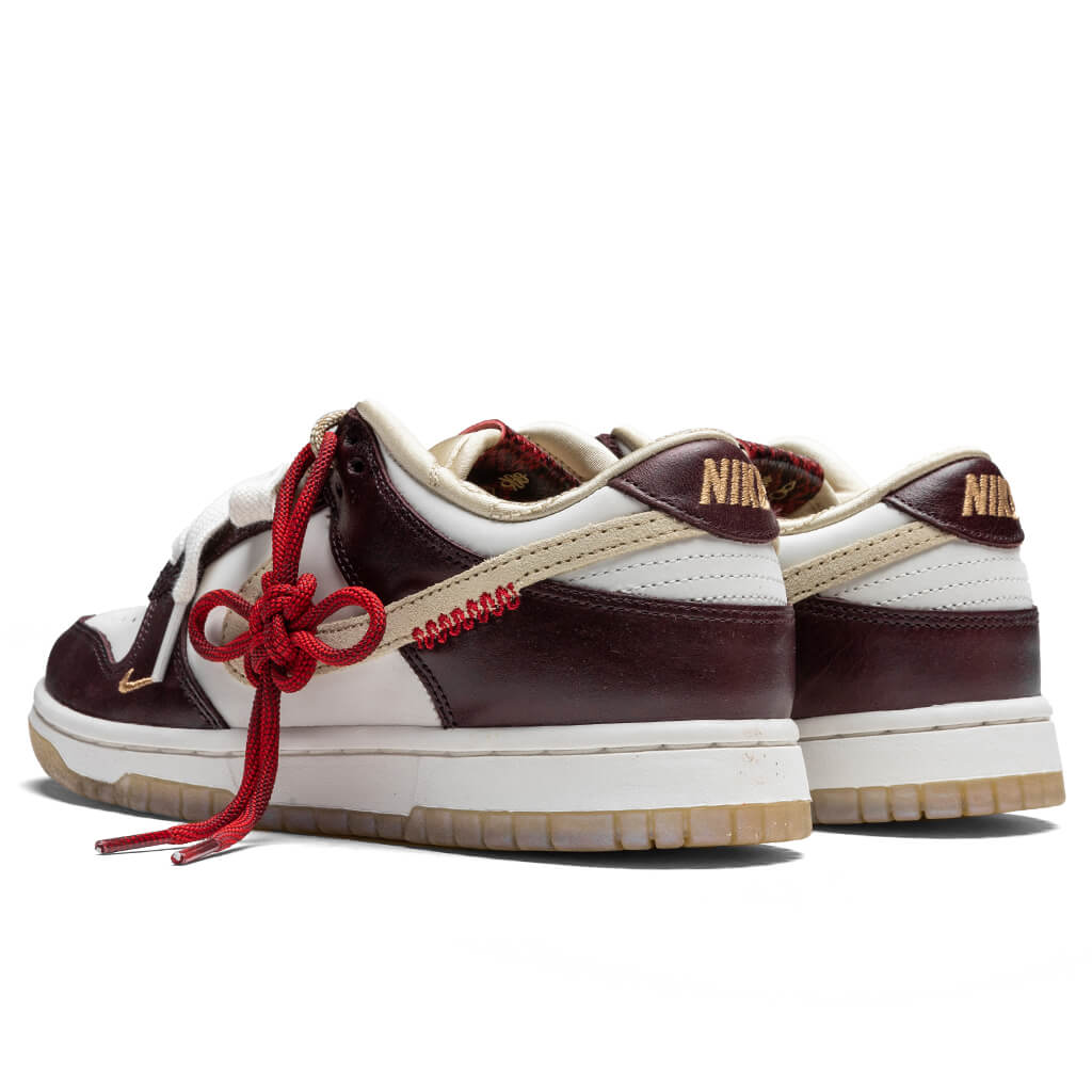 Women's Dunk Low Year Of The Snake - Sail/Team Gold Sail/Burgundy Crush