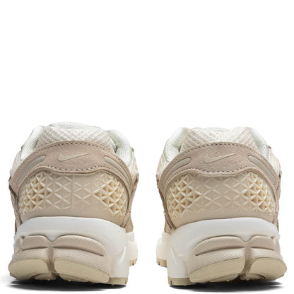 Women's Zoom Vomero 5 Gold - Beach/Sail/Light Khaki/Pale Ivory