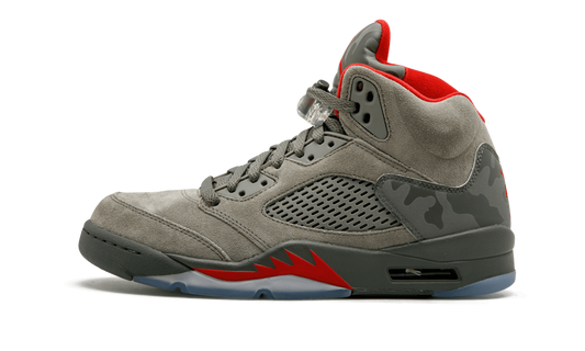 5 Retro "Camo" 136027 051