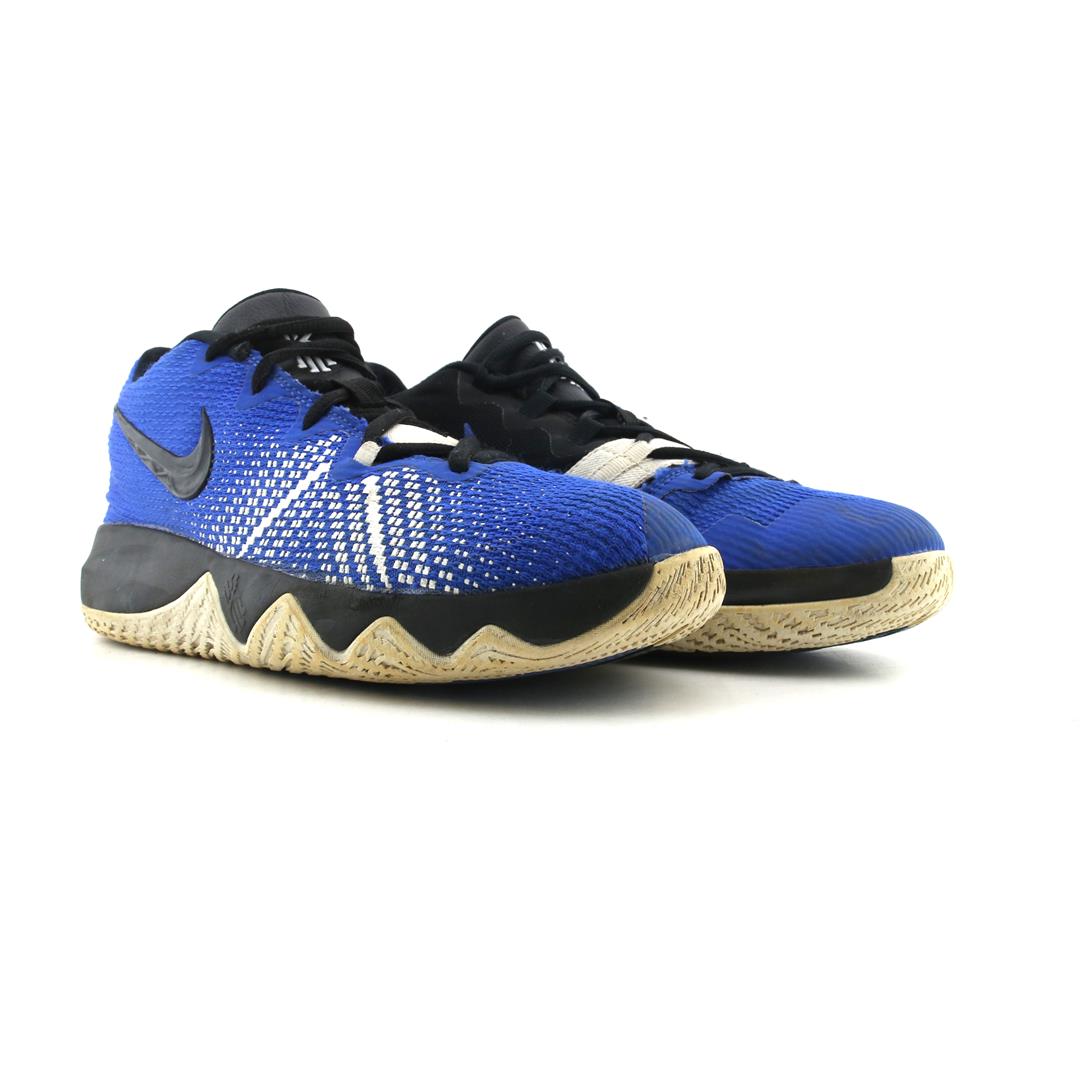 KYRIE FLYTRAP
