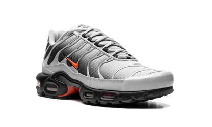 Air Max Plus "Wolf Grey Picante Red" DM0032 011