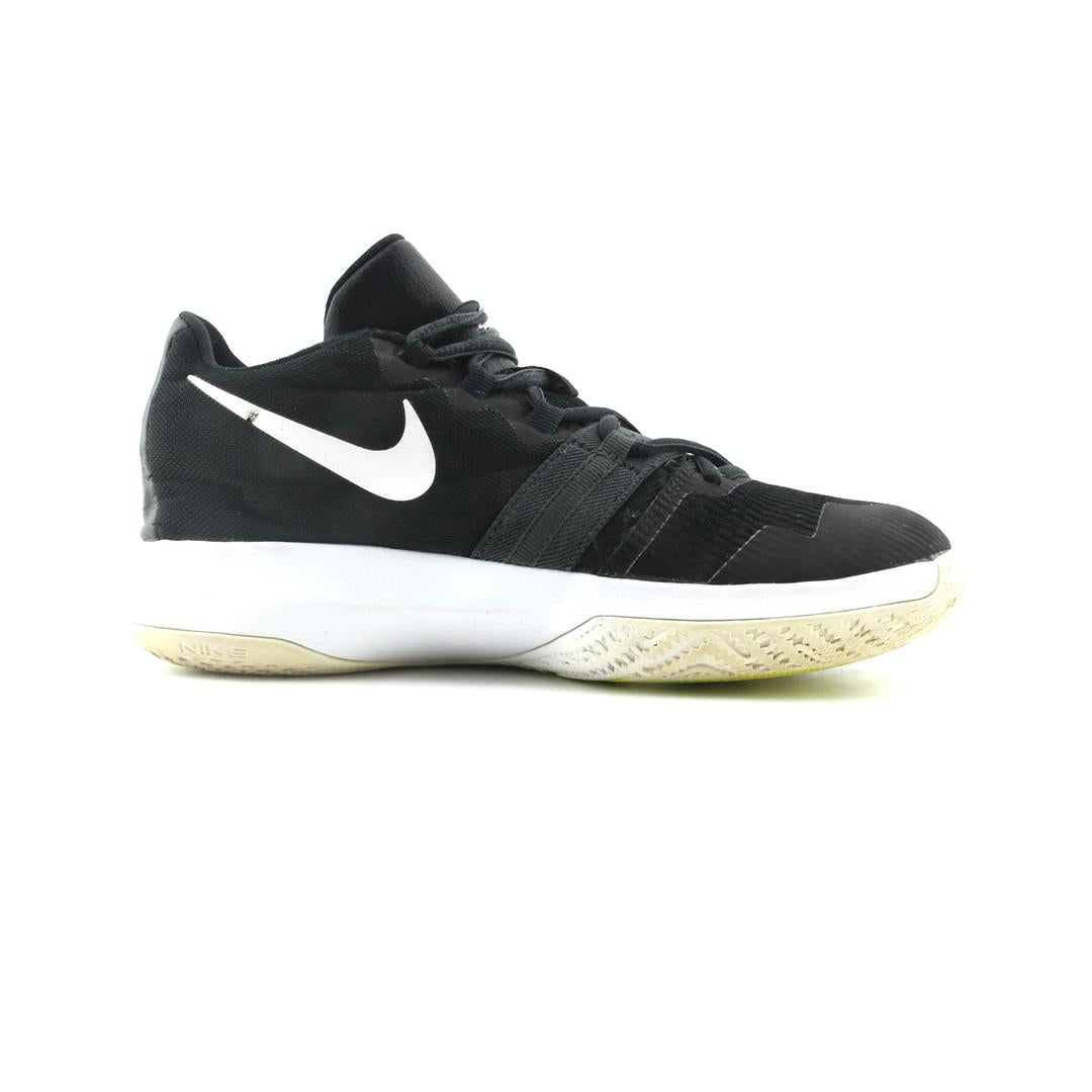 KYRIE FLYTRAP