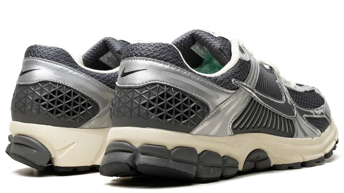 Zoom Vomero 5 Iron Grey Chrome