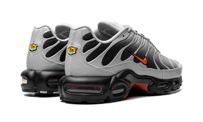 Air Max Plus "Wolf Grey Picante Red" DM0032 011